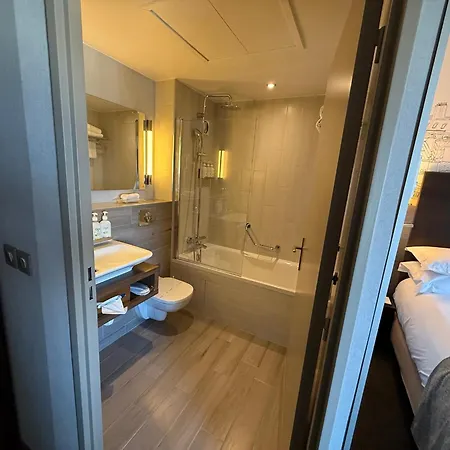 Hotel Montmartre By Ihg Parigi
